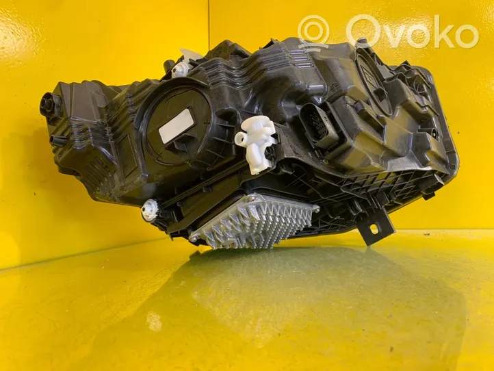 Mercedes-Benz GLA H247 Lampa przednia A2479064104