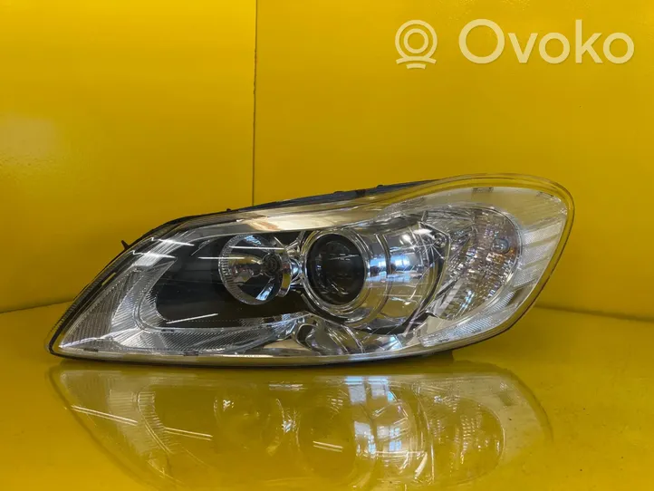 Volvo C30 Lampa przednia 31299818