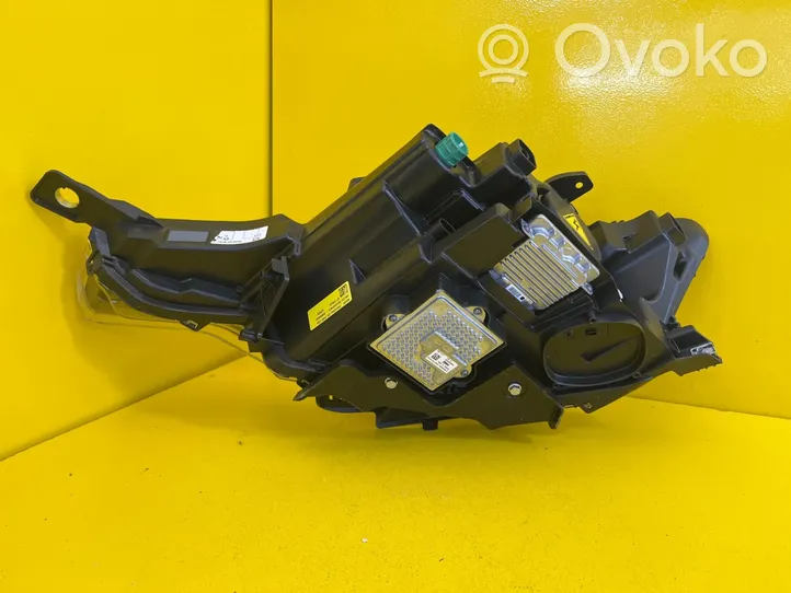 Maserati Levante Lampa przednia 670034639