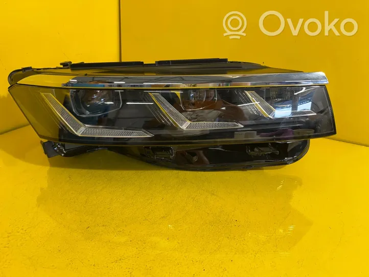 Volkswagen Touareg III Headlight/headlamp 761941082