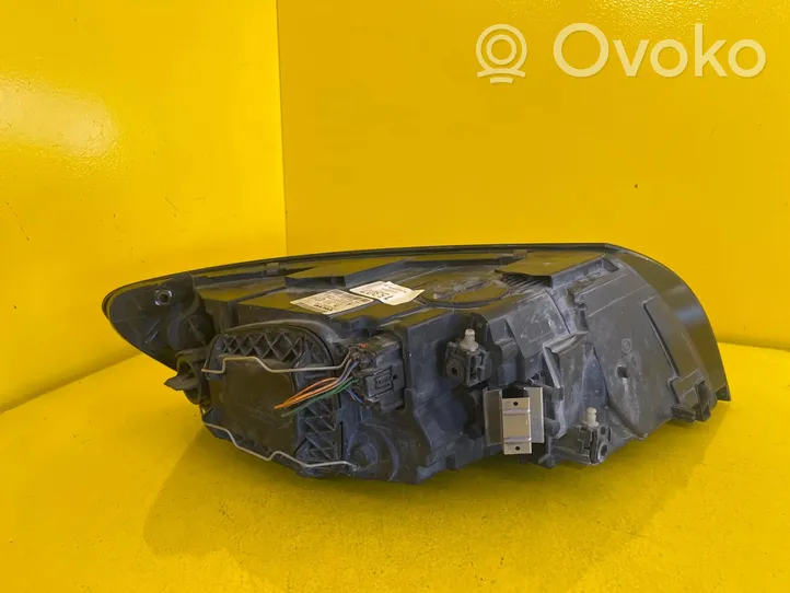 Volvo S40 Lampa przednia 31265694