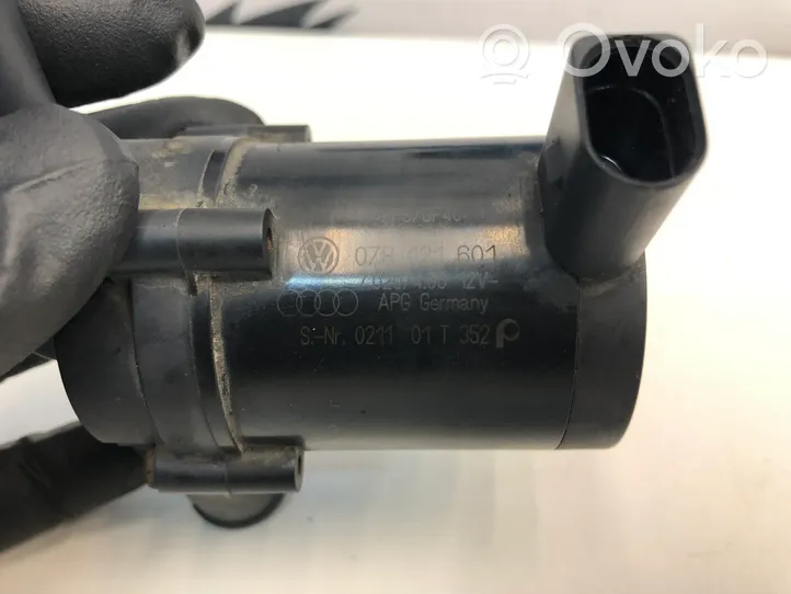 Audi A4 S4 B6 8E 8H Pompe à eau de liquide de refroidissement 078121601