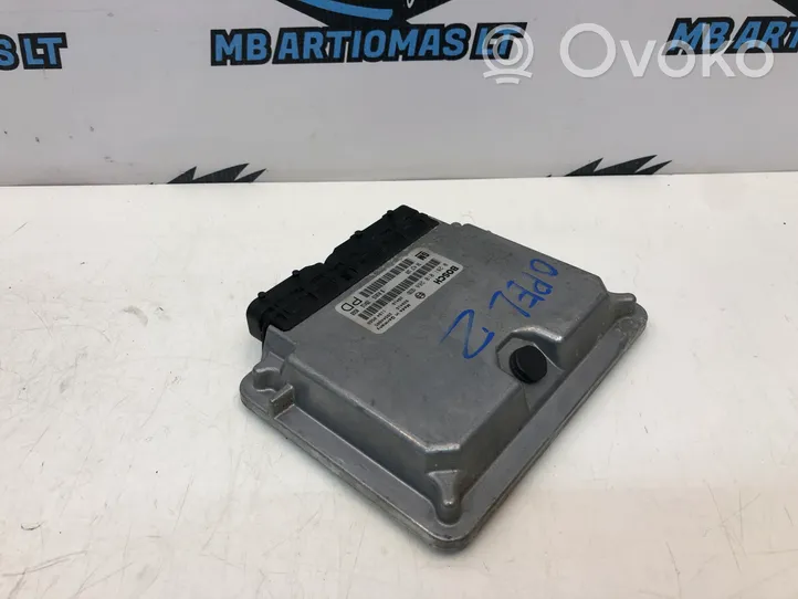 Opel Zafira A Calculateur moteur ECU 0281010268