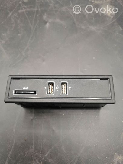 Mercedes-Benz C W205 USB socket connector A2058200526