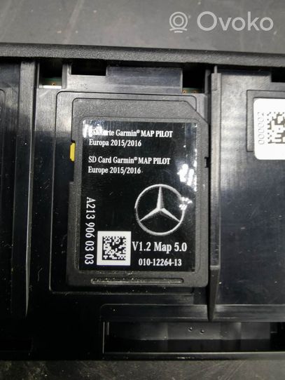Mercedes-Benz C W205 USB savienotājs A2058200526