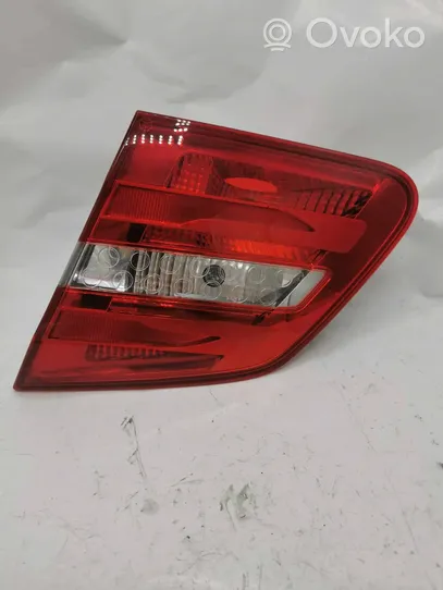 Mercedes-Benz B W246 W242 Takaluukun takavalot A2469066400