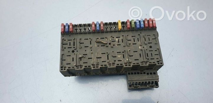 Volkswagen Jetta II Fuse module 357937039