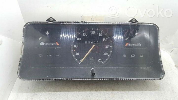 Opel Kadett E Compteur de vitesse tableau de bord 