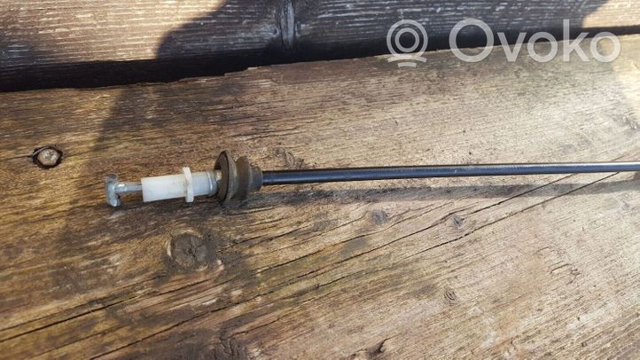 Volkswagen Golf III Cable d'embrayage 1H0721303