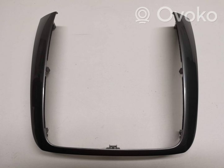 Toyota Avensis Verso Cadre, panneau d'unité radio / GPS 5541444030