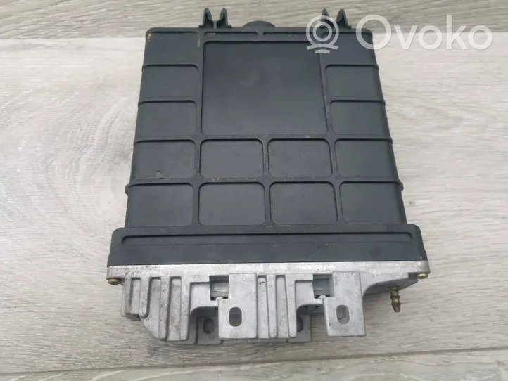 Audi A4 S4 B5 8D Dzinēja vadības bloks 028906021E