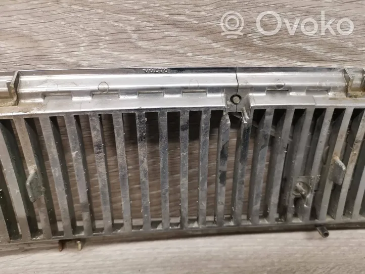 Volvo S40, V40 Grille de calandre avant 803301