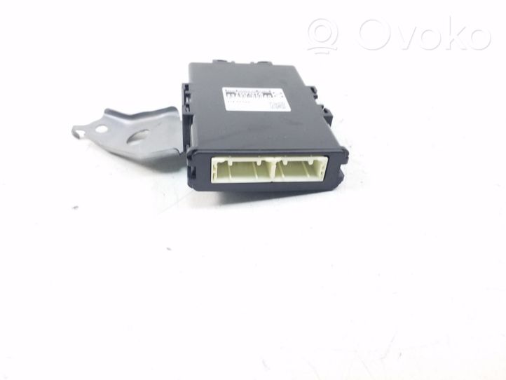 Toyota Avensis T270 Unité de commande, module ECU de moteur 8969005040