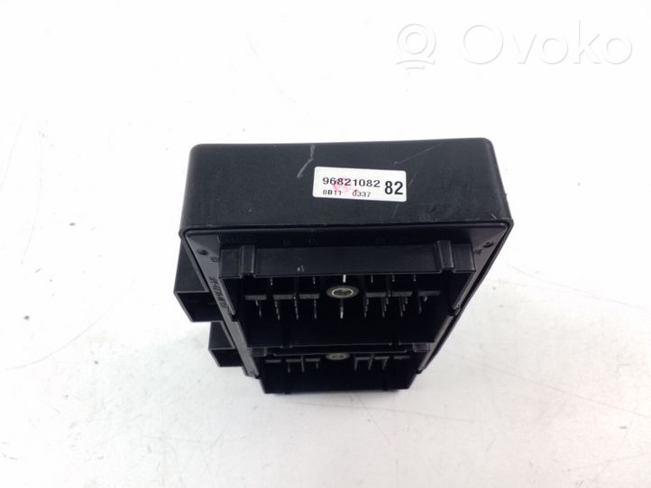 Chevrolet Captiva Fuse box set 9682108282