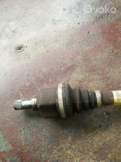 Peugeot 3008 I Front driveshaft 9684135380