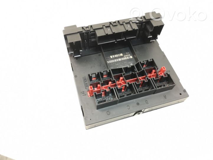 Volkswagen Tiguan Fuse module 3C8937049D