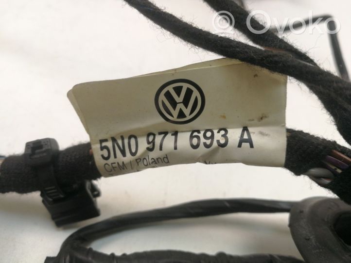 Volkswagen Tiguan Wiązka przewodów drzwi tylnych 5N0971693A