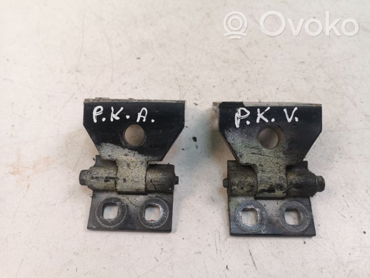 BMW X3 E83 Set di cerniere portiera anteriore 3402821