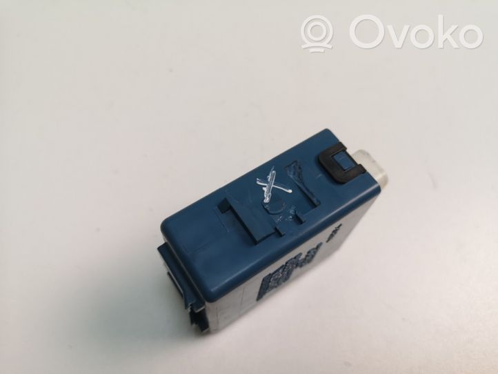 Toyota Verso Door central lock control unit/module 8597012020