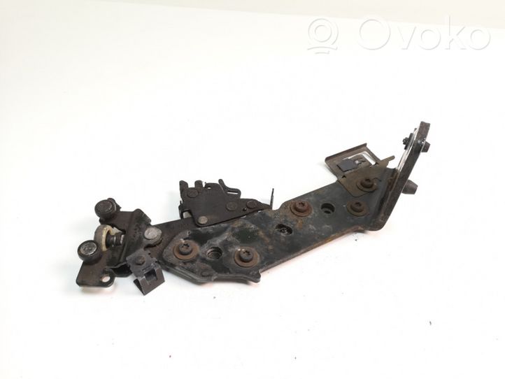 Ford Grand C-MAX Guida/cerniera inferiore del rullo del portellone scorrevole AM51U26001AF