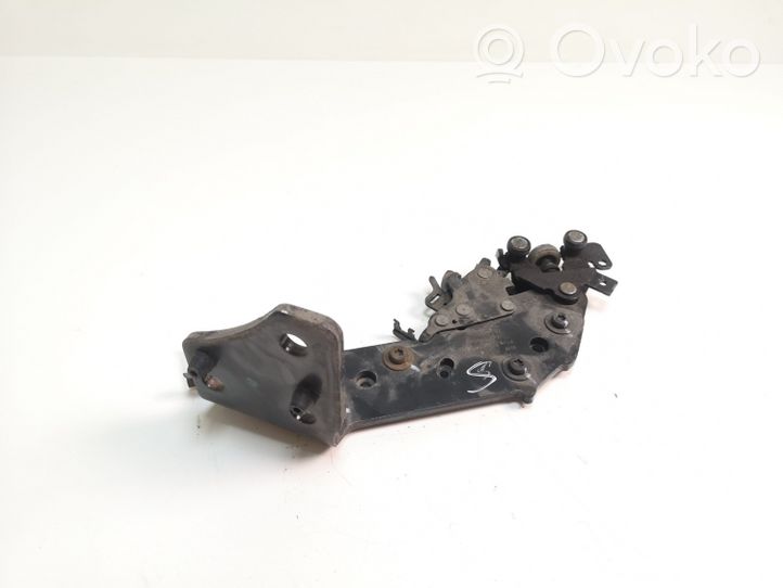 Ford Grand C-MAX Guida/cerniera inferiore del rullo del portellone scorrevole AM51U25000AF