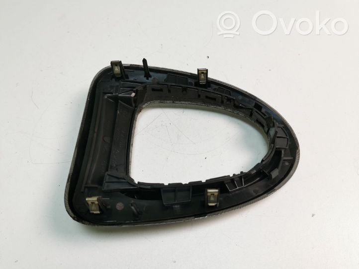 Nissan Qashqai Vaihteenvalitsimen kehys verhoilu muovia P13717A77000