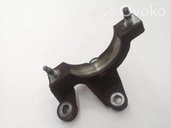 Ford C-MAX II Staffa del cuscinetto di supporto dell’albero di trasmissione AV613K305CA