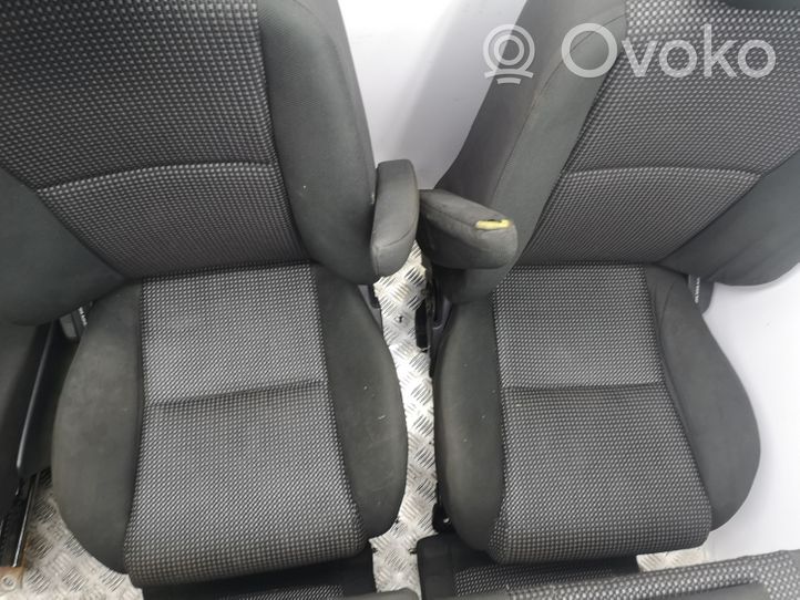 Toyota Corolla Verso AR10 Tapicerka / Komplet 