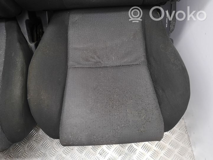Toyota Corolla Verso AR10 Kit intérieur 
