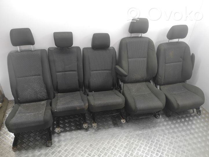 Toyota Corolla Verso AR10 Kit intérieur 