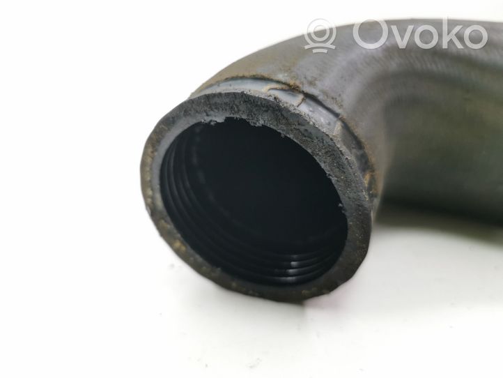 Volvo XC90 Manguera/tubo del intercooler 