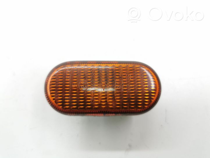 Renault Scenic I Front fender indicator light 7700822136