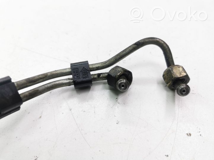 Volkswagen PASSAT B5 Fuel injector supply line/pipe 