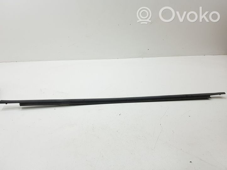 Opel Astra G Takaoven lasin muotolista LH009153539