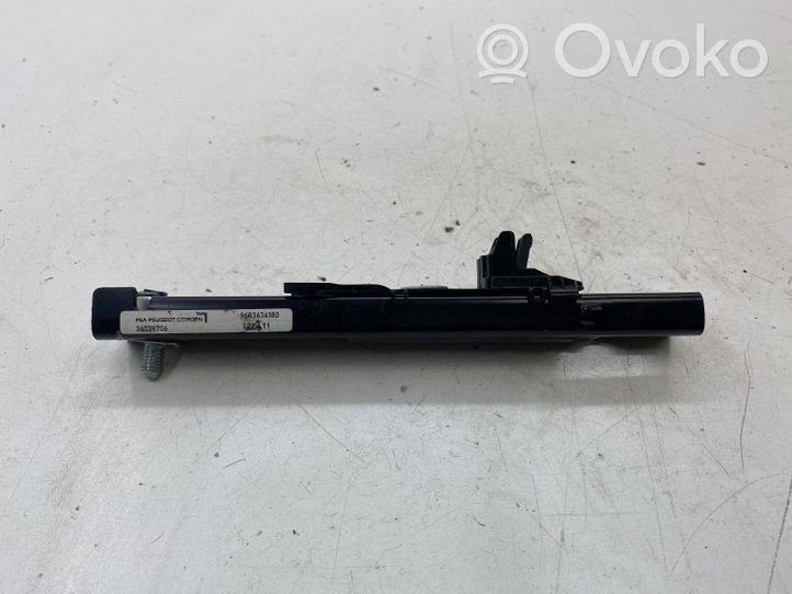 Peugeot 5008 Rail de réglage hauteur de ceinture de sécurité 9683636180