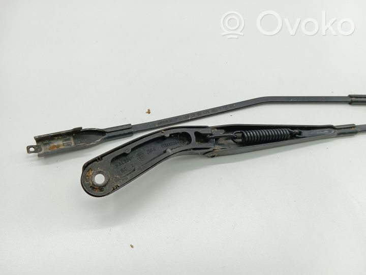 Mercedes-Benz A W169 Windshield/front glass wiper blade A1698201940