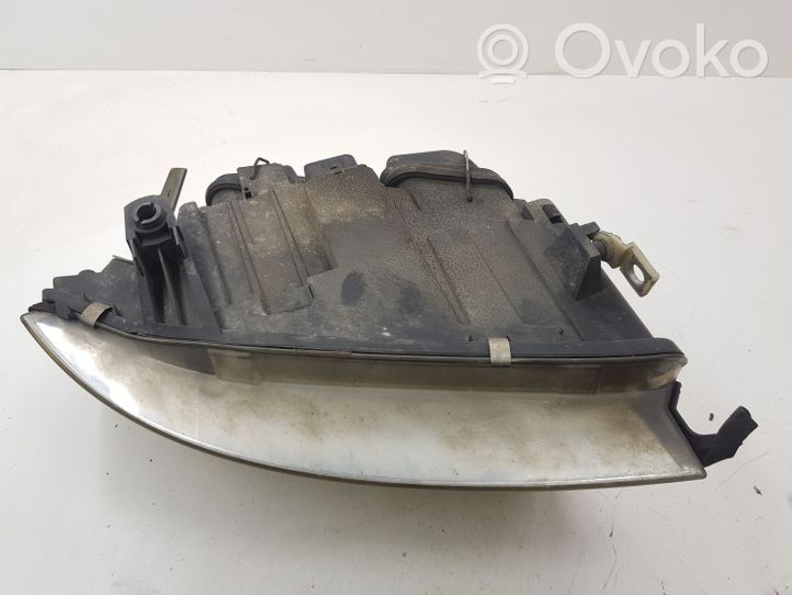 Audi A6 S6 C5 4B Lampa przednia 15592300