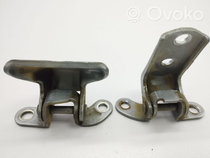 Toyota Avensis T250 Set di cerniere portiera posteriore 