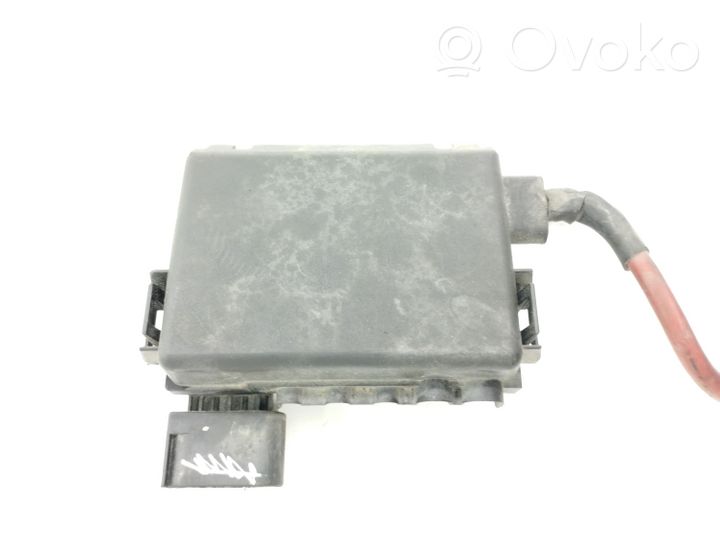 Volkswagen New Beetle Battery relay fuse 