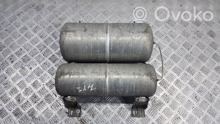 Mercedes-Benz ML W164 Accumulateur de pression de réservoir suspension pneumatique A1643200115