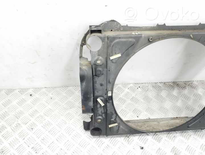 Audi A2 Convogliatore ventilatore raffreddamento del radiatore 8Z0121207B