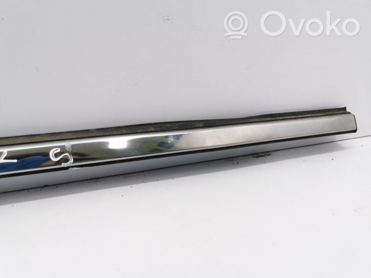 Chevrolet Captiva Listwa / Uszczelka szyby drzwi przednich 