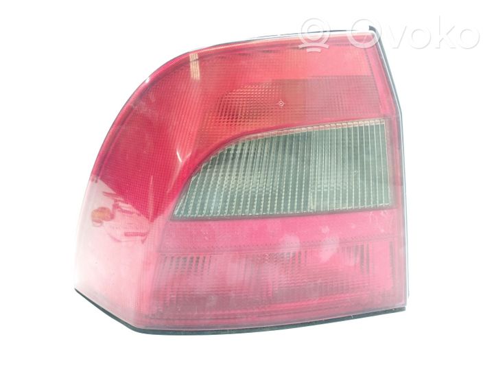 Opel Vectra B Rear/tail lights 26C10L