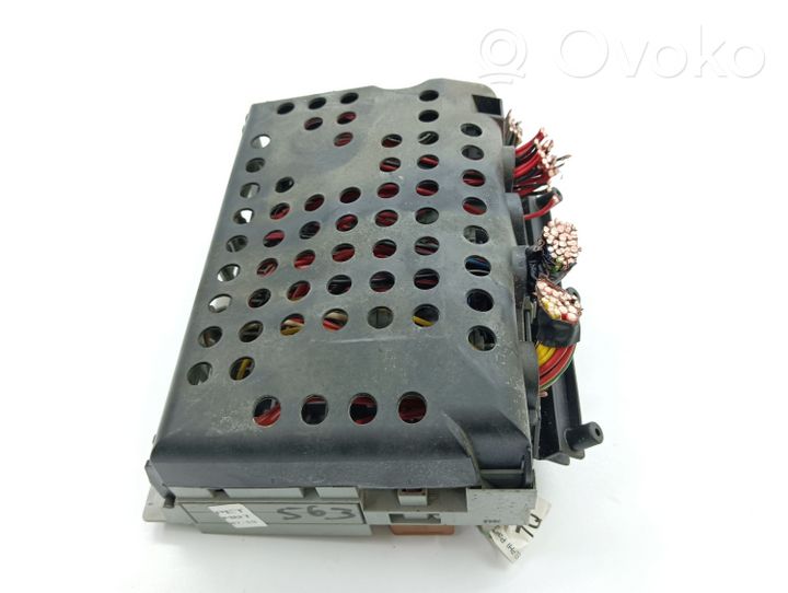 Opel Vectra B Module de fusibles 90505470