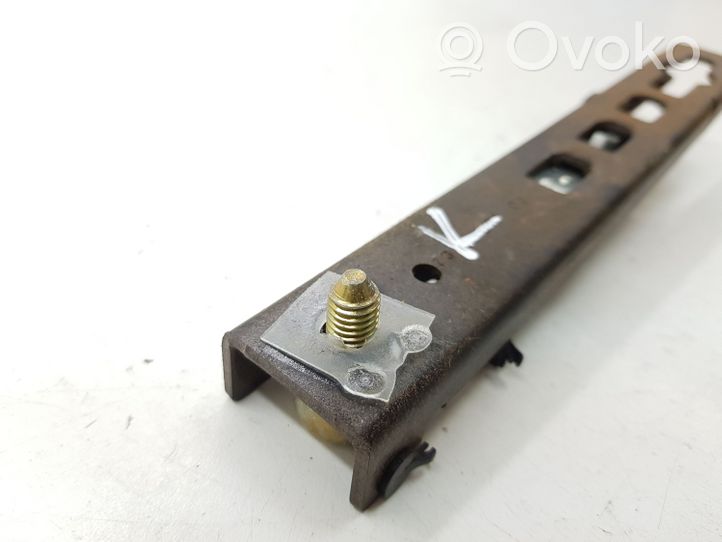 Peugeot 307 Rail de réglage hauteur de ceinture de sécurité 7371C8103