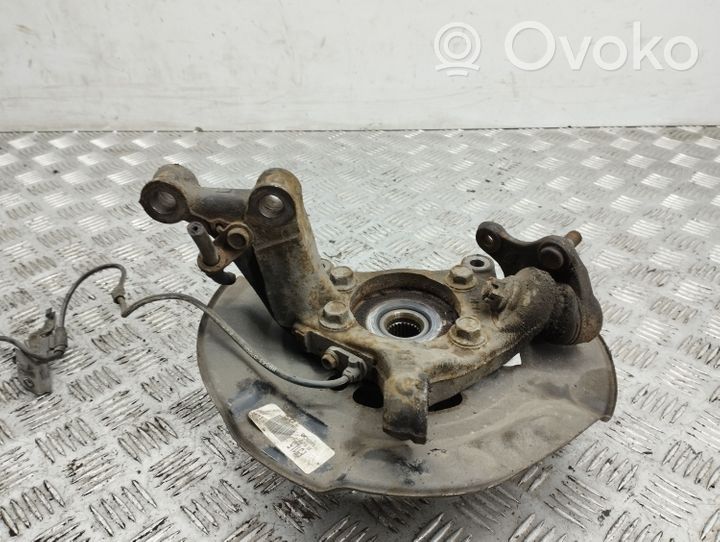 Toyota Auris E180 Mozzo ruota anteriore F51L5