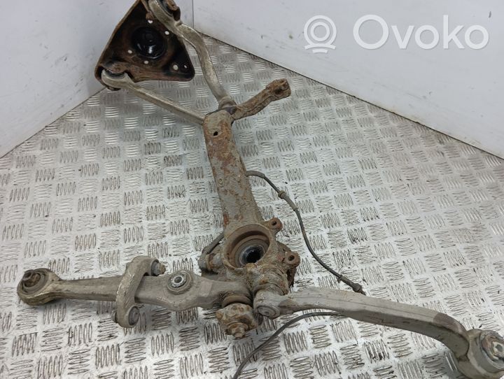 Audi A4 S4 B5 8D Mozzo ruota anteriore 