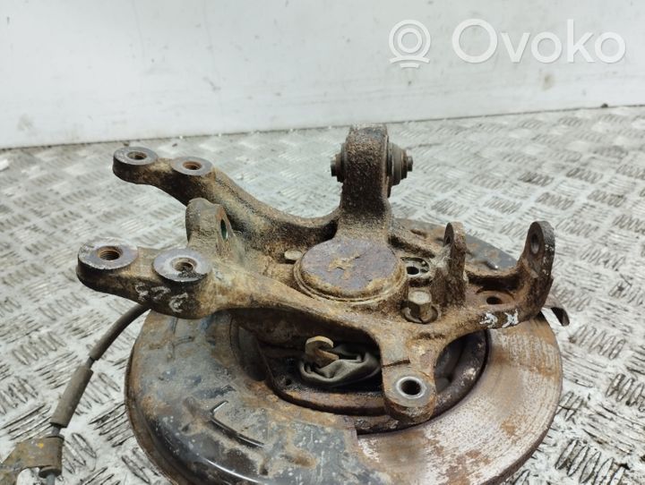 KIA Carens II Rear wheel hub 