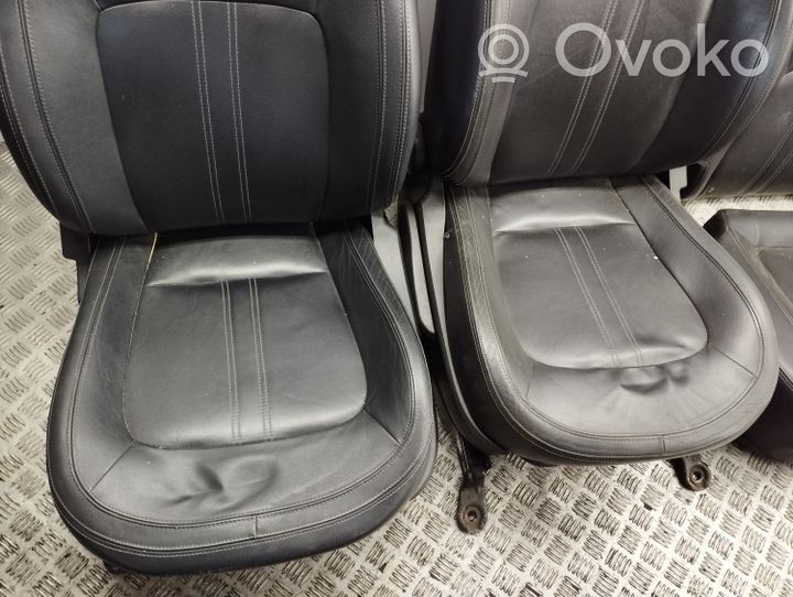 KIA Sportage Juego interior 