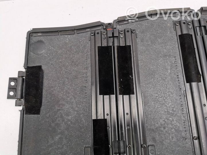 Chrysler Voyager Tapis de coffre 05028610AC